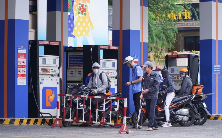 Ứng phó biến động giá dầu thế giới: Việt Nam chủ động bình ổn thị trường năng lượng Ứng phó biến động giá dầu thế giới: Việt Nam chủ động bình ổn thị trường năng lượng