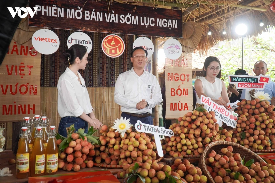 Vải thiều “cháy hàng” trên phiên livestream có Phó Chủ tịch tỉnh Bắc Ninh tham gia Vải thiều “cháy hàng” trên phiên livestream có Phó Chủ tịch tỉnh Bắc Ninh tham gia