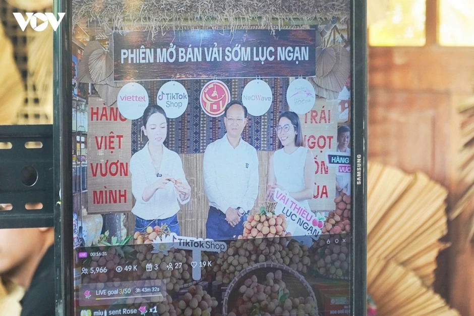 Vải thiều “cháy hàng” trên phiên livestream có Phó Chủ tịch tỉnh Bắc Ninh tham gia Vải thiều “cháy hàng” trên phiên livestream có Phó Chủ tịch tỉnh Bắc Ninh tham gia