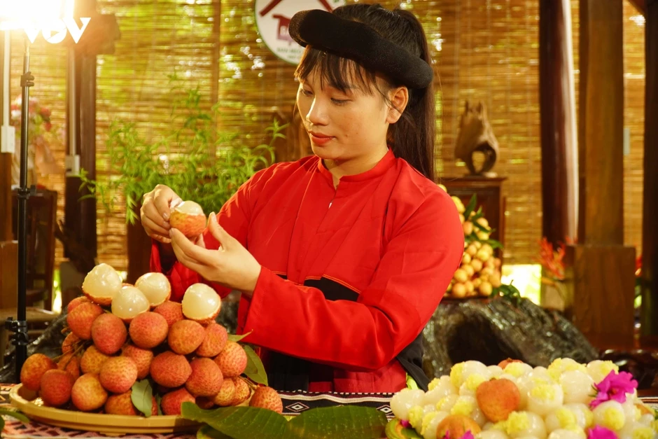 Vải thiều “cháy hàng” trên phiên livestream có Phó Chủ tịch tỉnh Bắc Ninh tham gia Vải thiều “cháy hàng” trên phiên livestream có Phó Chủ tịch tỉnh Bắc Ninh tham gia