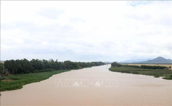 Vận hành đóng 2 cống Tha La và Trà Sư kiểm soát lũ vùng Tứ Giác Long Xuyên Vận hành đóng 2 cống Tha La và Trà Sư kiểm soát lũ vùng Tứ Giác Long Xuyên