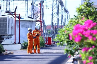 Vận hành thông suốt lưới truyền tải điện cho mục tiêu tăng trưởng hai con số