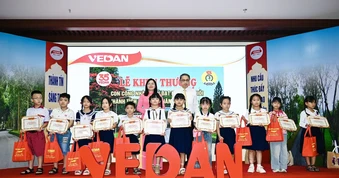 Vedan Việt Nam tuyên dương gần 1.000 học sinh là con cán bộ công nhân viên đạt thành tích học tập xuất sắc