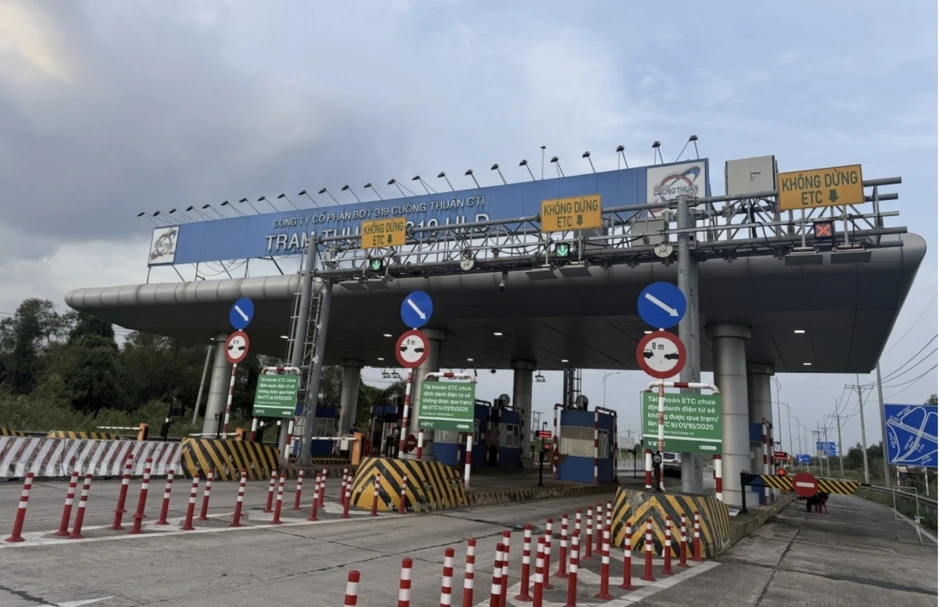 VETC muốn thu phí dịch vụ: Soi 3 hợp đồng, có hay không phí chồng phí? VETC muốn thu phí dịch vụ: Soi 3 hợp đồng, có hay không phí chồng phí?