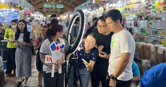 Vì sao tiểu thương chợ truyền thống bán online mãi không thành?