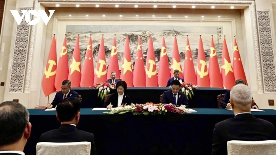 Việt Nam - Trung Quốc hợp tác và hỗ trợ hành chính trong lĩnh vực hải quan Việt Nam - Trung Quốc hợp tác và hỗ trợ hành chính trong lĩnh vực hải quan