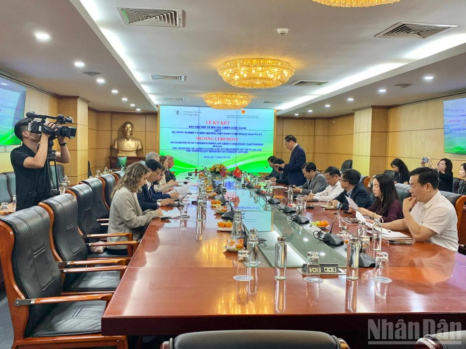 Việt Nam và Na Uy ký kết Đối tác chiến lược xanh, thúc đẩy hợp tác phát triển bền vững Việt Nam và Na Uy ký kết Đối tác chiến lược xanh, thúc đẩy hợp tác phát triển bền vững