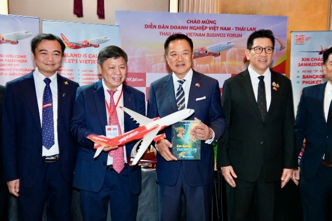 Vietjet chào mừng 50 triệu lượt khách Việt Nam – Thái Lan, mở ra giai đoạn phát triển mới với đội bay Boeing thế hệ mới Vietjet chào mừng 50 triệu lượt khách Việt Nam – Thái Lan, mở ra giai đoạn phát triển mới với đội bay Boeing thế hệ mới