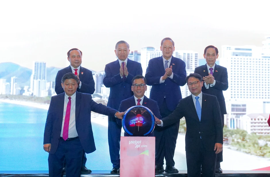 Vietjet mở đường bay Nha Trang – Singapore trước sự chứng kiến của Tổng Bí thư, Chủ tịch nước Tô Lâm Vietjet mở đường bay Nha Trang – Singapore trước sự chứng kiến của Tổng Bí thư, Chủ tịch nước Tô Lâm
