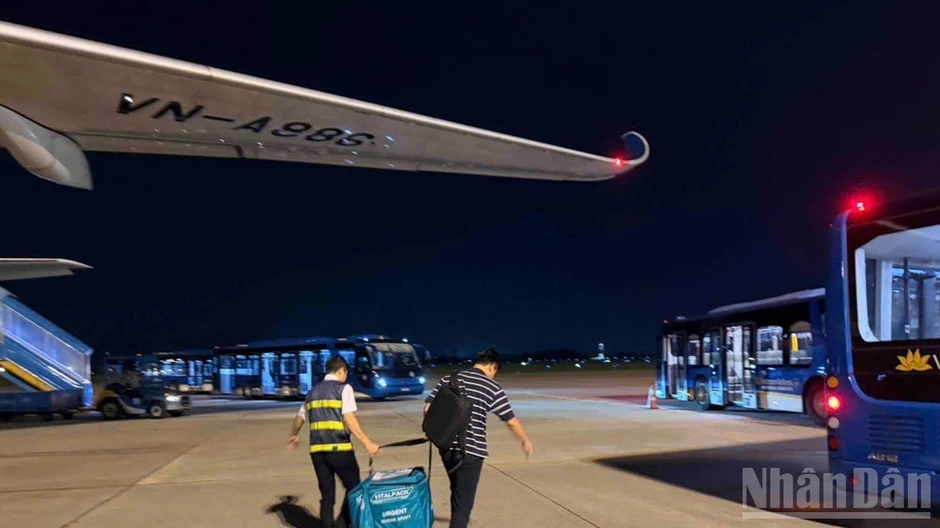Vietnam Airlines hai lần thay đổi kế hoạch bay để chờ mô, tạng hiến Vietnam Airlines hai lần thay đổi kế hoạch bay để chờ mô, tạng hiến