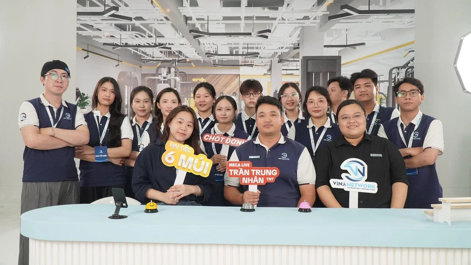 Vina Network - không chỉ là hệ sinh thái toàn diện, mà còn là đội ngũ thực chiến phía sau Vina Network - không chỉ là hệ sinh thái toàn diện, mà còn là đội ngũ thực chiến phía sau