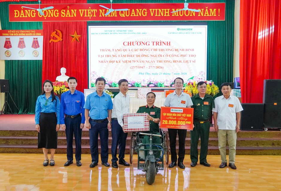 Vinachem chăm lo người có công với cách mạng, lan tỏa truyền thống 'Uống nước nhớ nguồn'