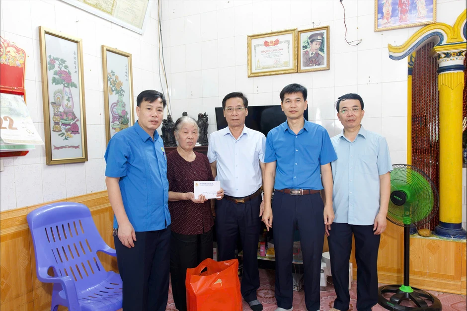 Vinachem chăm lo người có công với cách mạng, lan tỏa truyền thống 'Uống nước nhớ nguồn'