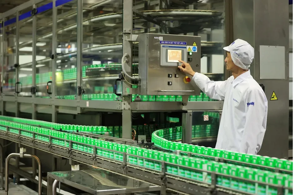 Vinamilk: 50 năm nâng chuẩn để cùng giải những “bài toán” dinh dưỡng, góp phần phát triển đất nước Vinamilk: 50 năm nâng chuẩn để cùng giải những “bài toán” dinh dưỡng, góp phần phát triển đất nước