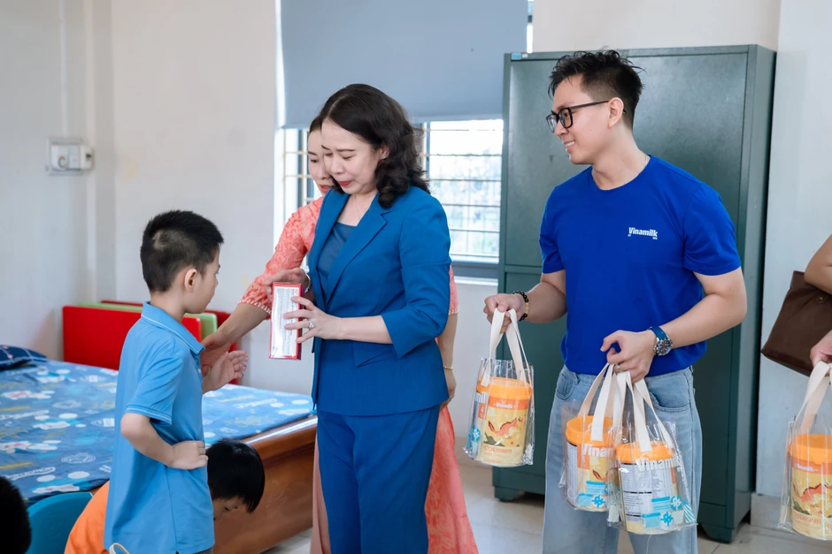 Vinamilk cùng chung tay vì một mùa hè hạnh phúc, an toàn cho trẻ em Việt Nam Vinamilk cùng chung tay vì một mùa hè hạnh phúc, an toàn cho trẻ em Việt Nam