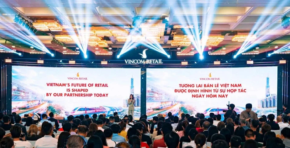 Vincom Retail hội tụ hàng trăm đối tác, tiên phong định hình tương lai bán lẻ Việt Nam Vincom Retail hội tụ hàng trăm đối tác, tiên phong định hình tương lai bán lẻ Việt Nam