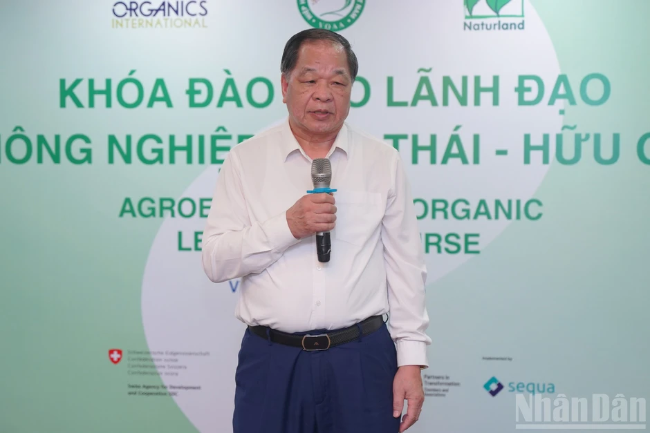 Vinh danh 4 đề án phát triển nông nghiệp sinh thái, hữu cơ Vinh danh 4 đề án phát triển nông nghiệp sinh thái, hữu cơ