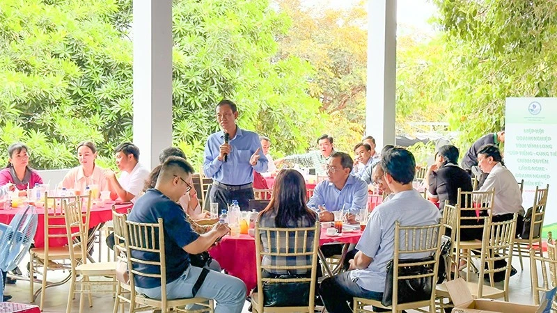 Vĩnh Long lắng nghe chân tình, tháo gỡ bằng hành động thực chất Vĩnh Long lắng nghe chân tình, tháo gỡ bằng hành động thực chất