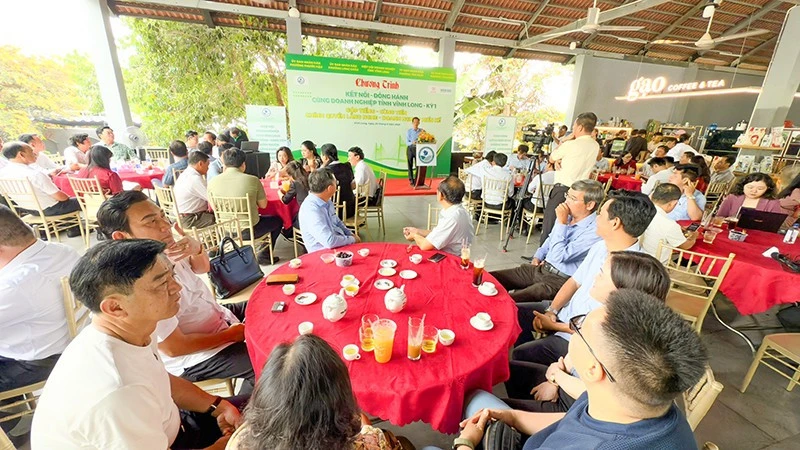 Vĩnh Long lắng nghe chân tình, tháo gỡ bằng hành động thực chất Vĩnh Long lắng nghe chân tình, tháo gỡ bằng hành động thực chất