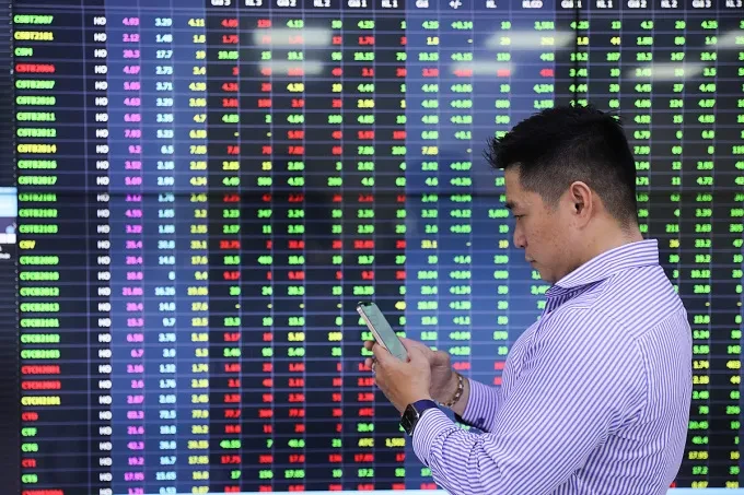 VN-Index áp sát mốc 1.800 điểm