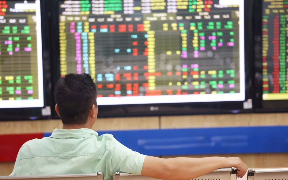 VN-Index giảm thêm gần 20 điểm VN-Index giảm thêm gần 20 điểm