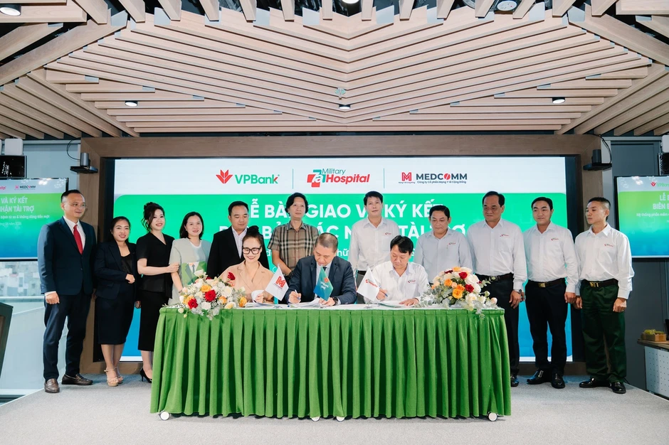 VPBank đồng hành cùng Medcomm triển khai giải pháp khám chữa bệnh số tại Bệnh viện Quân y 7A VPBank đồng hành cùng Medcomm triển khai giải pháp khám chữa bệnh số tại Bệnh viện Quân y 7A