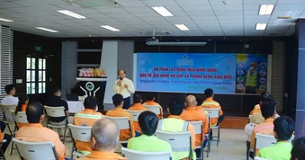 VWS tăng cường kiến thức phòng bệnh mùa nắng nóng cho người lao động
