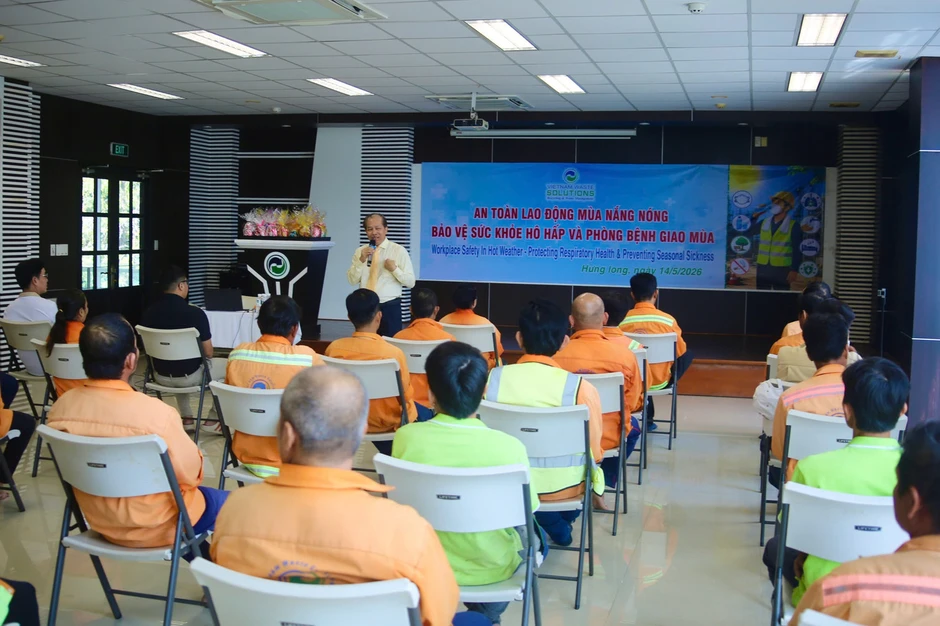 VWS tăng cường kiến thức phòng bệnh mùa nắng nóng cho người lao động VWS tăng cường kiến thức phòng bệnh mùa nắng nóng cho người lao động