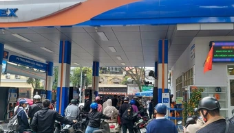 Xả quỹ bình ổn, giữ nguyên giá bán lẻ xăng dầu