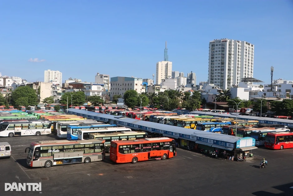 Xăng dầu giảm sâu, loạt nhà xe và đường sắt đồng loạt hạ giá vé Xăng dầu giảm sâu, loạt nhà xe và đường sắt đồng loạt hạ giá vé