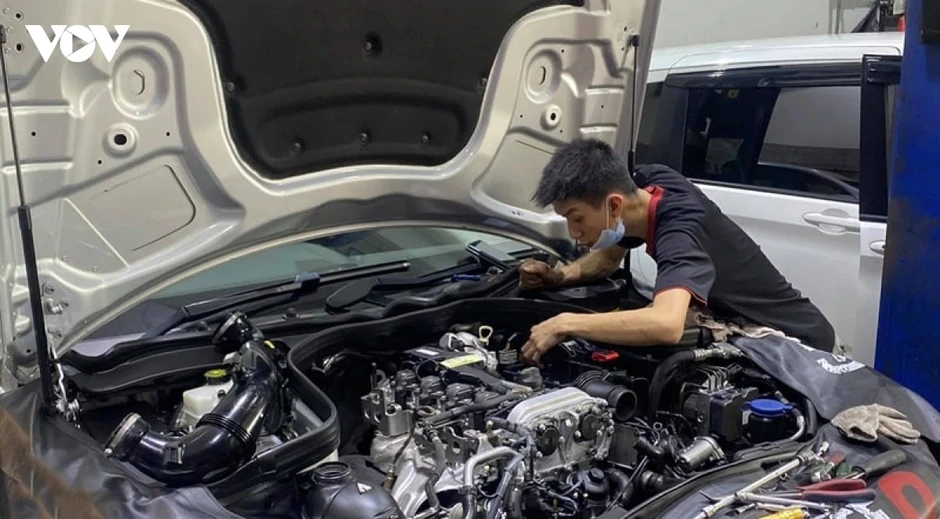 Xăng E10 bị người dùng “hoài nghi”, thợ sửa xe và kỹ sư nói gì? Xăng E10 bị người dùng “hoài nghi”, thợ sửa xe và kỹ sư nói gì?