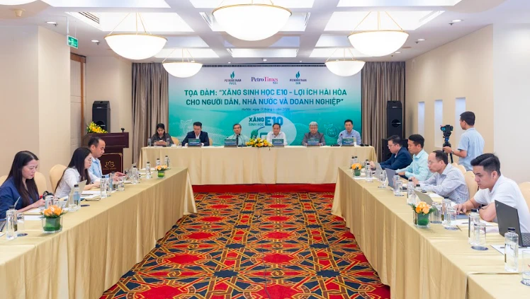 Xăng sinh học E10 - Lợi ích hài hòa cho người dân, doanh nghiệp Xăng sinh học E10 - Lợi ích hài hòa cho người dân, doanh nghiệp