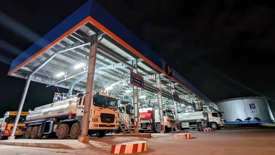 Xây dựng kho dự trữ xăng dầu chiến lược quốc gia: Cân đối vùng, hiệu quả hệ thống Xây dựng kho dự trữ xăng dầu chiến lược quốc gia: Cân đối vùng, hiệu quả hệ thống