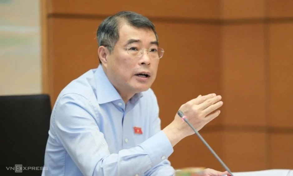 'Xây kho dự trữ xăng dầu quốc gia như mua bảo hiểm cho nền kinh tế' 'Xây kho dự trữ xăng dầu quốc gia như mua bảo hiểm cho nền kinh tế'