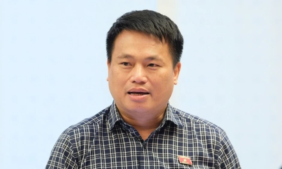 'Xây kho dự trữ xăng dầu quốc gia như mua bảo hiểm cho nền kinh tế' 'Xây kho dự trữ xăng dầu quốc gia như mua bảo hiểm cho nền kinh tế'