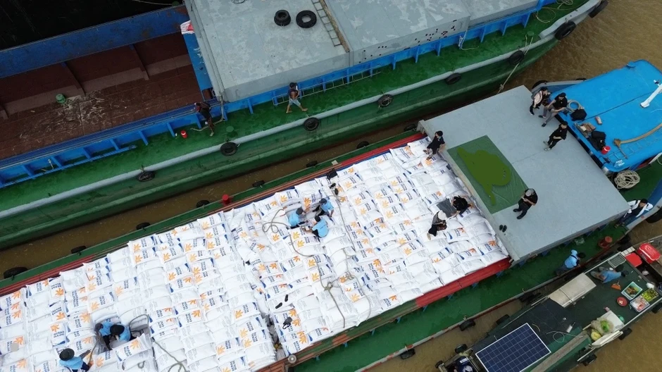 Xóa bỏ 890 giấy phép con, hàng triệu người dân và doanh nghiệp được hưởng lợi Xóa bỏ 890 giấy phép con, hàng triệu người dân và doanh nghiệp được hưởng lợi