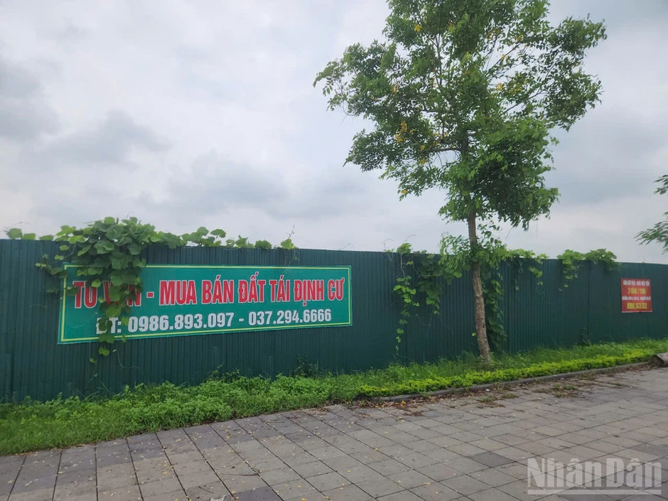 Xuất hiện tình trạng quảng cáo, môi giới mua bán đất tái định cư tại xã Thư Lâm (Hà Nội) Xuất hiện tình trạng quảng cáo, môi giới mua bán đất tái định cư tại xã Thư Lâm (Hà Nội)