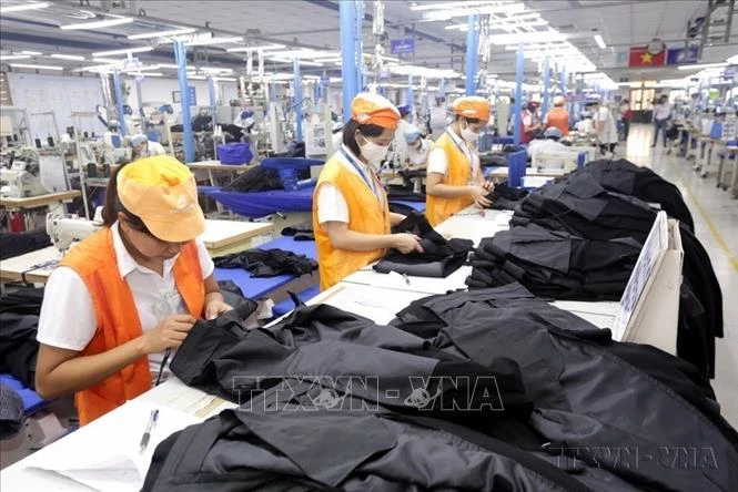 Xuất khẩu dệt may 7 tháng đạt trên 27 tỷ USD, duy trì đà tăng trưởng Xuất khẩu dệt may 7 tháng đạt trên 27 tỷ USD, duy trì đà tăng trưởng