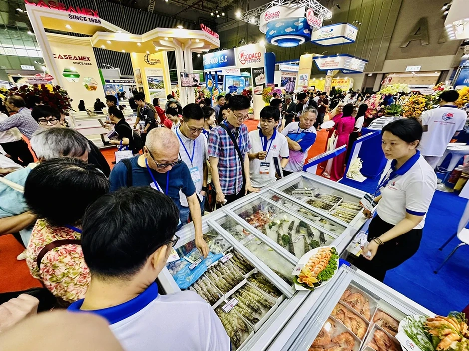 Xuất khẩu tận dụng lợi thế ở các thị trường gần Xuất khẩu tận dụng lợi thế ở các thị trường gần