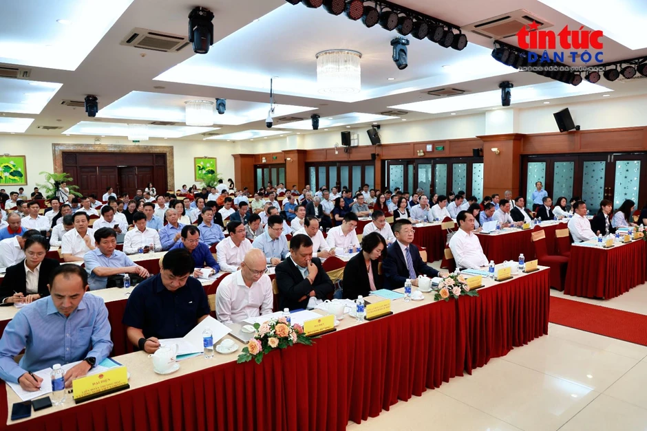 Xuất khẩu tăng trưởng nhưng chịu sức ép từ biến động thị trường Xuất khẩu tăng trưởng nhưng chịu sức ép từ biến động thị trường