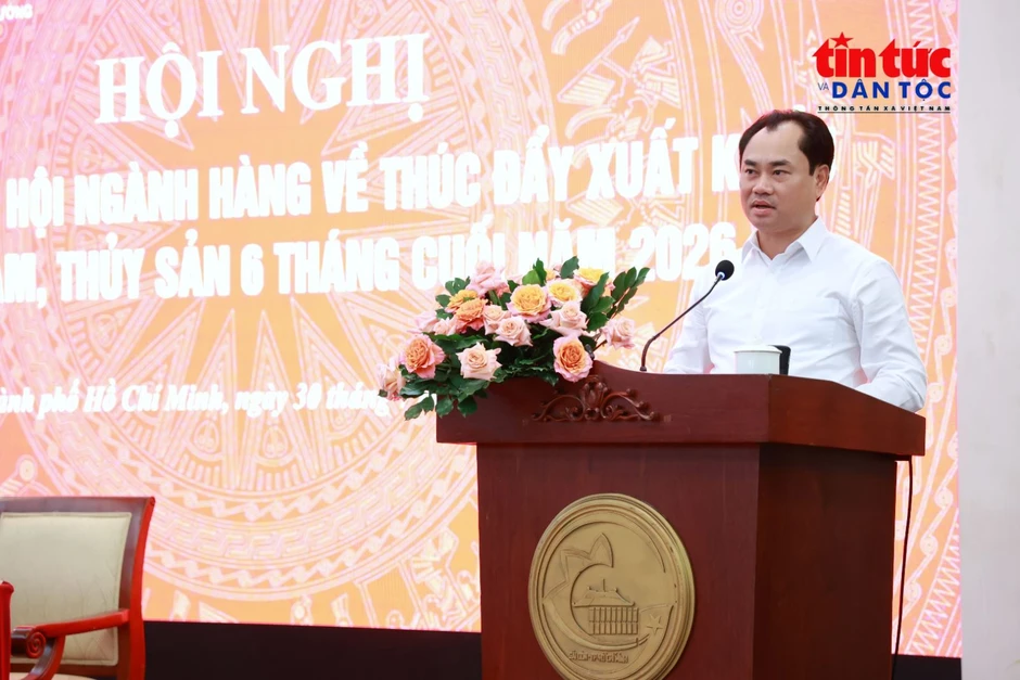 Xuất khẩu tăng trưởng nhưng chịu sức ép từ biến động thị trường Xuất khẩu tăng trưởng nhưng chịu sức ép từ biến động thị trường