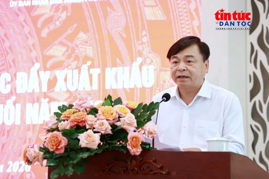 Xuất khẩu tăng trưởng nhưng chịu sức ép từ biến động thị trường Xuất khẩu tăng trưởng nhưng chịu sức ép từ biến động thị trường