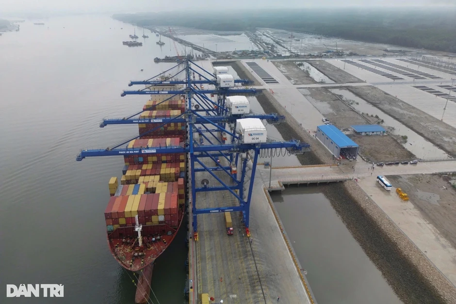 Xuất nhập khẩu 4 tháng vượt 345 tỷ USD, buôn lậu qua biên giới vẫn "nóng" Xuất nhập khẩu 4 tháng vượt 345 tỷ USD, buôn lậu qua biên giới vẫn "nóng"