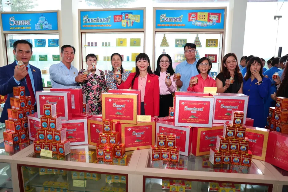 Yến sào Khánh Hòa: Khai trương Cửa hàng xăng dầu, Cửa hàng yến sào và ra mắt sản phẩm mới Sanest/Sanvinest SVN79 Yến sào Khánh Hòa: Khai trương Cửa hàng xăng dầu, Cửa hàng yến sào và ra mắt sản phẩm mới Sanest/Sanvinest SVN79