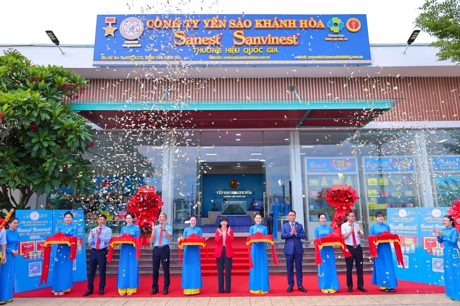 Yến sào Khánh Hòa: Khai trương Cửa hàng xăng dầu, Cửa hàng yến sào và ra mắt sản phẩm mới Sanest/Sanvinest SVN79 Yến sào Khánh Hòa: Khai trương Cửa hàng xăng dầu, Cửa hàng yến sào và ra mắt sản phẩm mới Sanest/Sanvinest SVN79