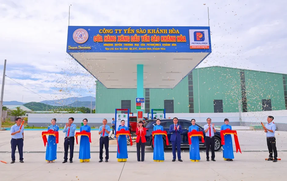 Yến sào Khánh Hòa: Khai trương Cửa hàng xăng dầu, Cửa hàng yến sào và ra mắt sản phẩm mới Sanest/Sanvinest SVN79 Yến sào Khánh Hòa: Khai trương Cửa hàng xăng dầu, Cửa hàng yến sào và ra mắt sản phẩm mới Sanest/Sanvinest SVN79