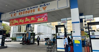 Yêu cầu thương nhân không tự ý ngừng, giảm giờ bán xăng khi giá tăng