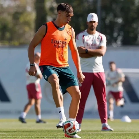 ‘Số 9’ mới của Mourinho sẽ khiến Endrick bị đẩy khỏi Real Madrid