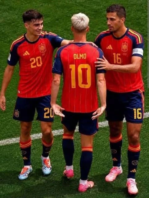 3 lý do đằng sau màn ‘quay xe’ của Rodri với Real Madrid 3 lý do đằng sau màn ‘quay xe’ của Rodri với Real Madrid