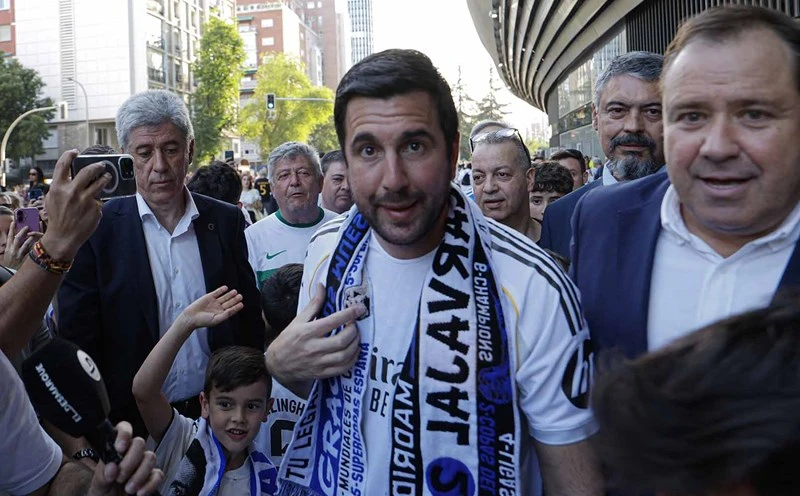 7 vạn người Real Madrid đi bầu cử 7 vạn người Real Madrid đi bầu cử